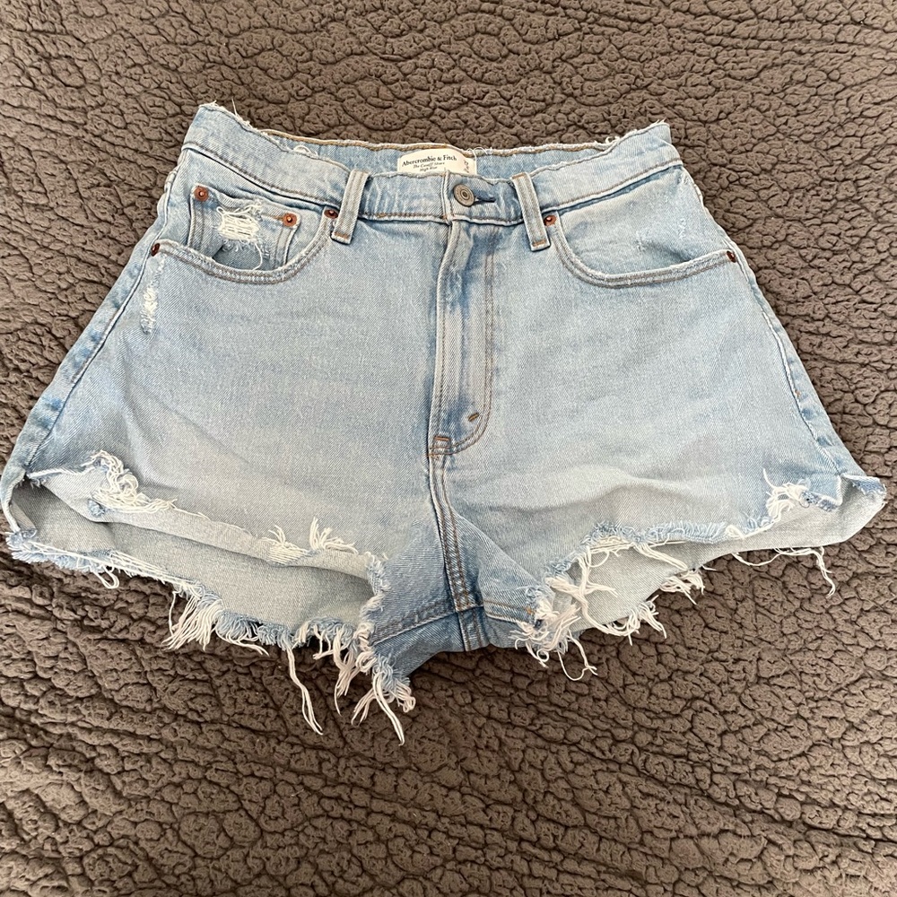 A&F MOM SHORT HIGH-RISE
